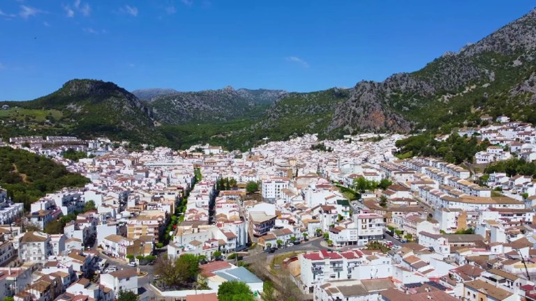 Sierra de Grazalema's Jewel: Ubrique's Enchanting Landscapes